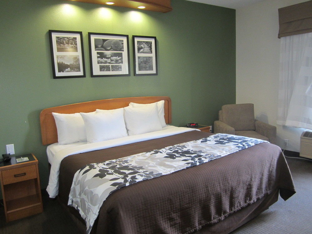 Hotel Clarion Pointe Albemarle Exterior foto